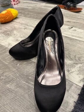 Unlisted by Kenneth Cole Black Satin Round-Toe Heels